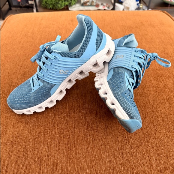 On Cloud Women's Athletic Shoes in Sky Blue - Picture 2 of 9